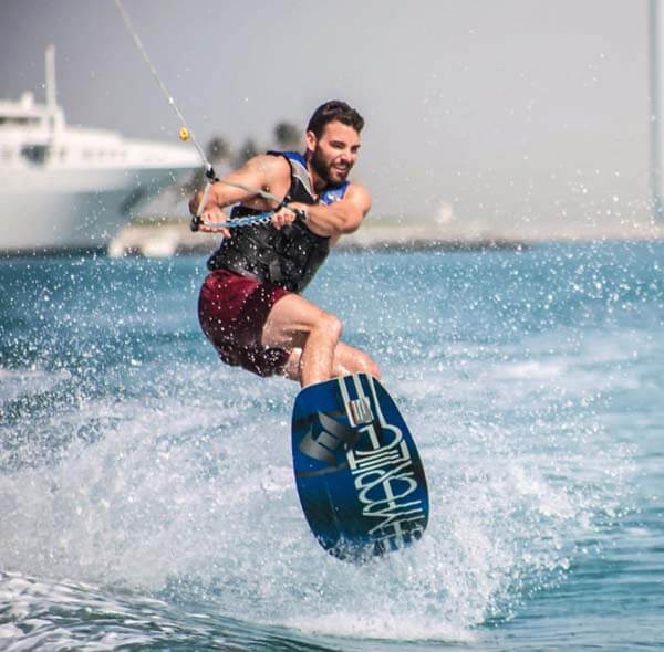 Wakeboarding in Dubai